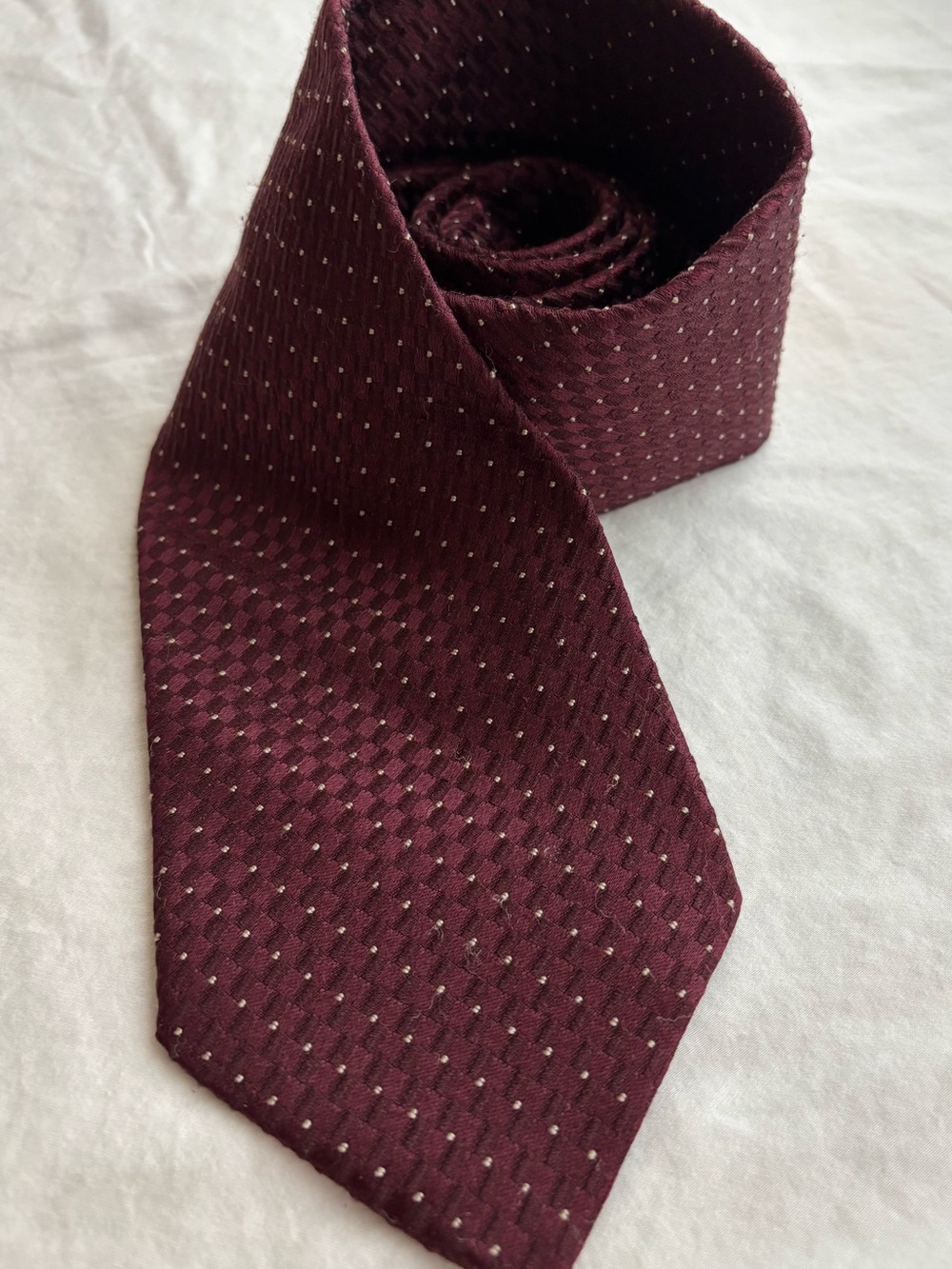 Giorgio Armani Cravatte Burgundy Pin Dot Check Silk Tie Italy 4" x 58"